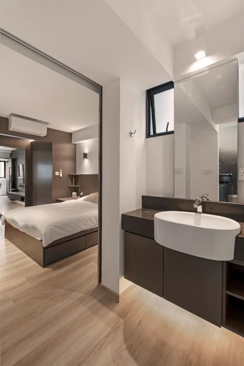 Modern Bedroom at Condominium at 460 Tampines St42