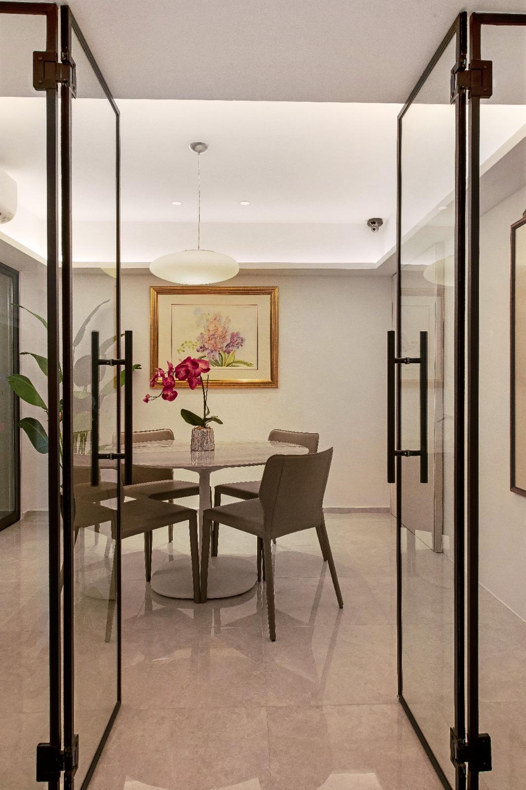 Modern Dining Room with Lighting and Lamps
