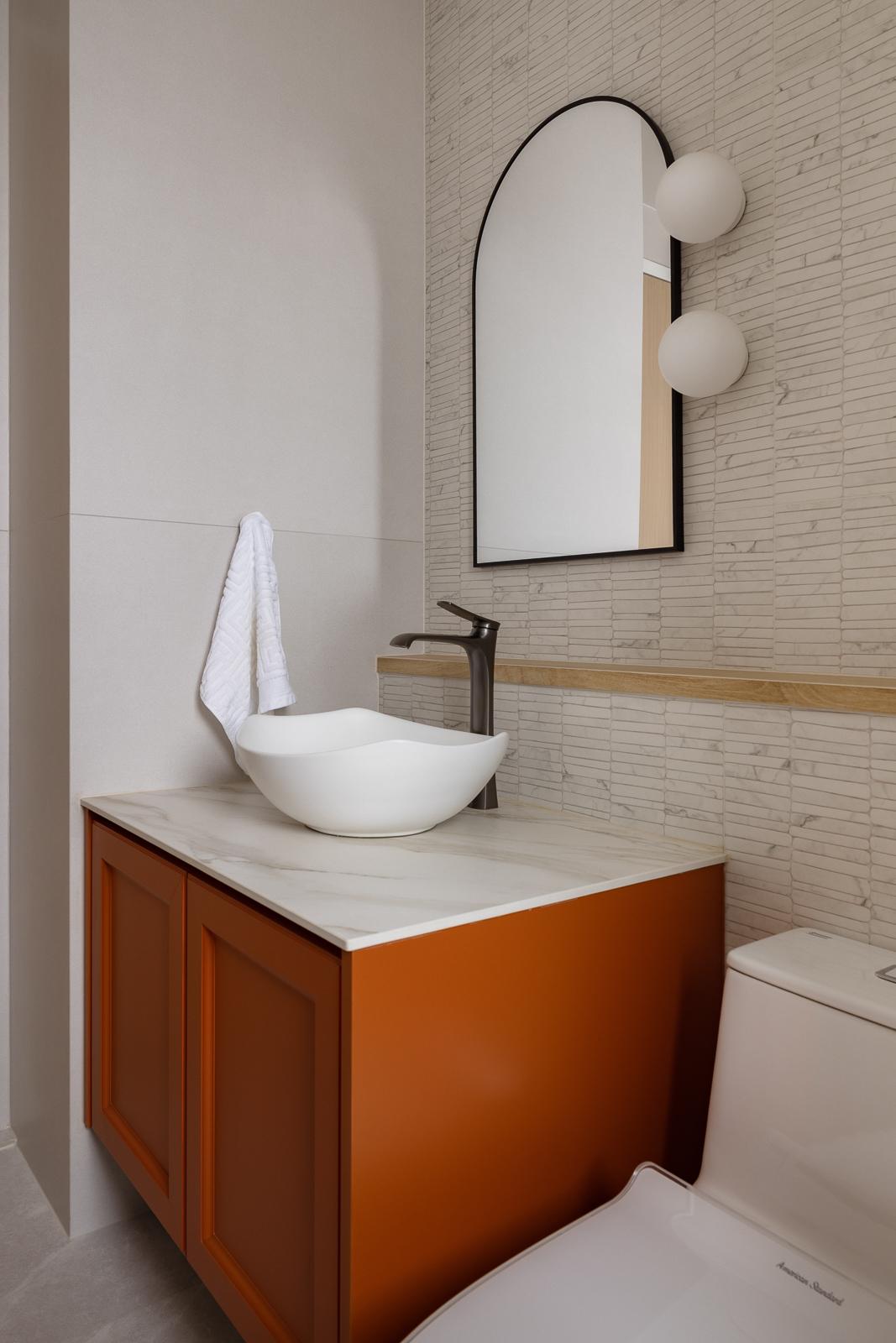 Contemporary Bathroom with Countertop and Homogeneous Tiles