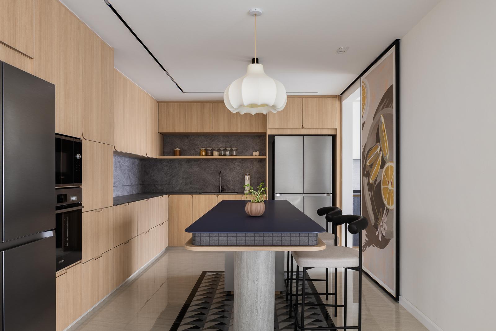 Contemporary Kitchen with Countertop and Kitchen Island
