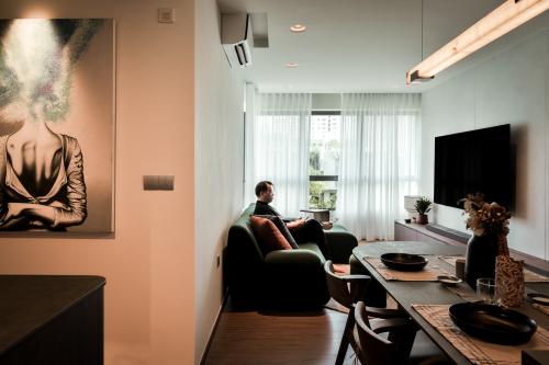 Modern Living Room at Condominium at 57 Pasir Ris Dr 1 #04-09 Belysa