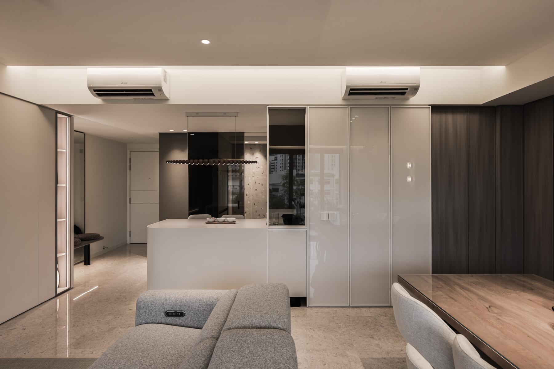 Modern Living Room with Countertop and Sofa