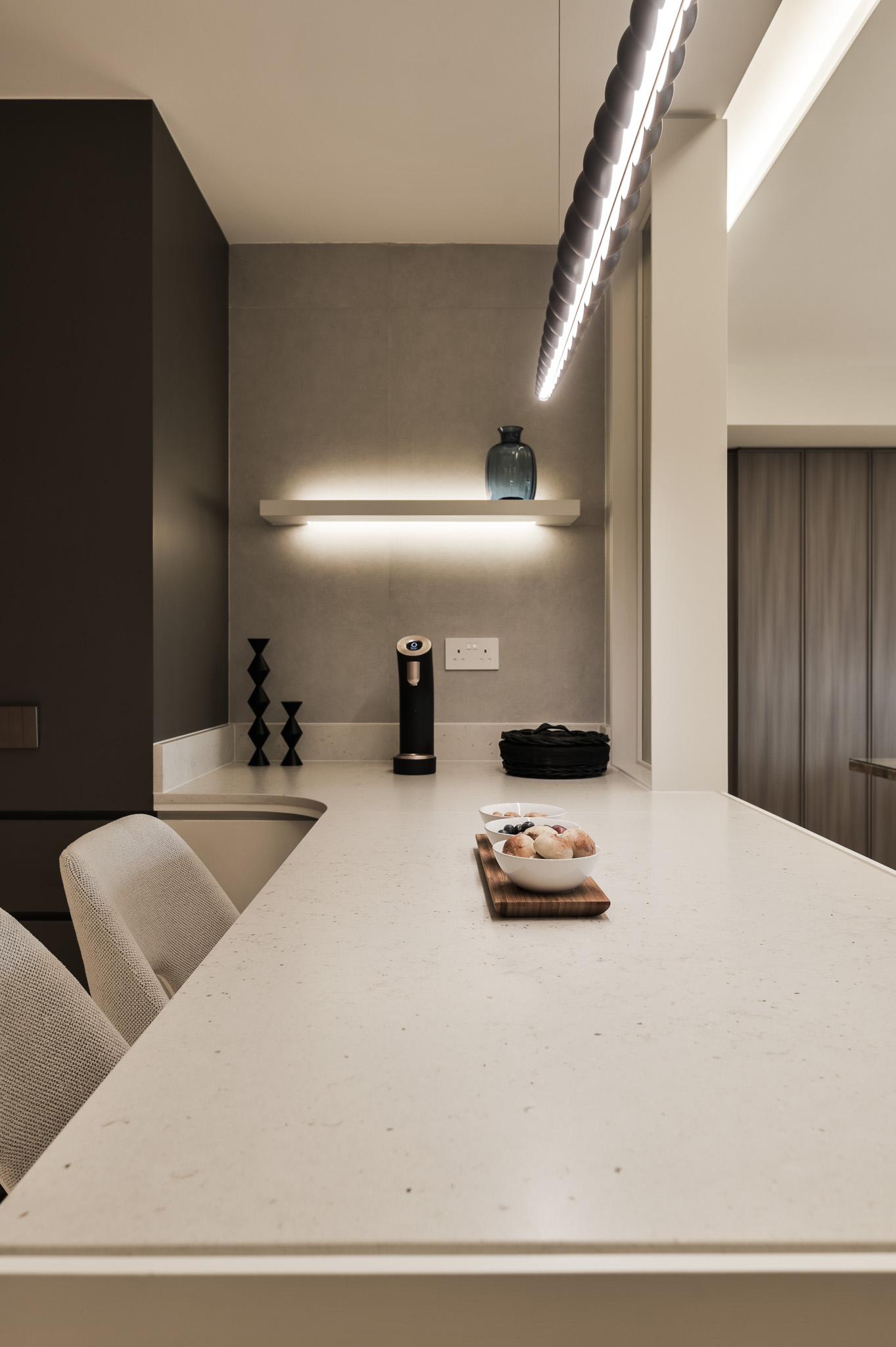 Modern Home Bar with Countertop and Bar Counter