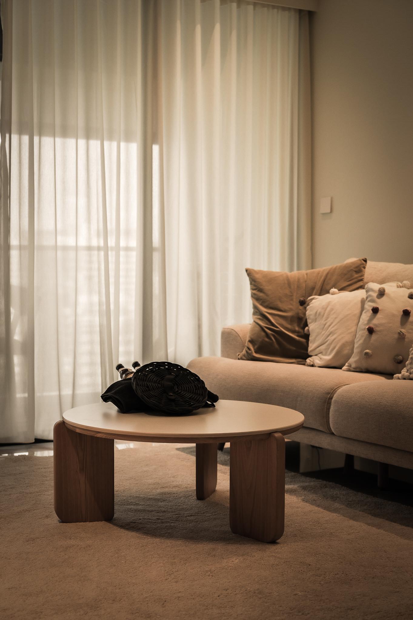 Modern Living Room with Coffee Table and Lighting