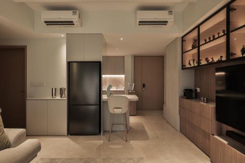 Modern Home Bar at Condominium at 5 Derbyshire Rd