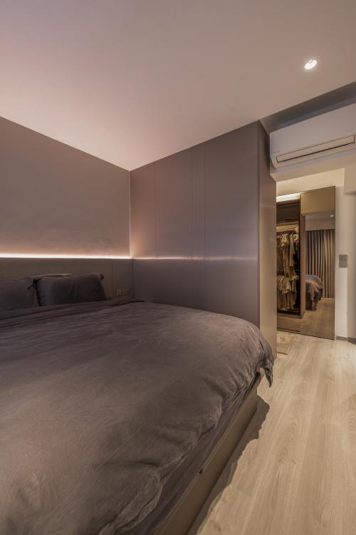 Modern Bedroom at Condominium at Toa Payoh Lor 1