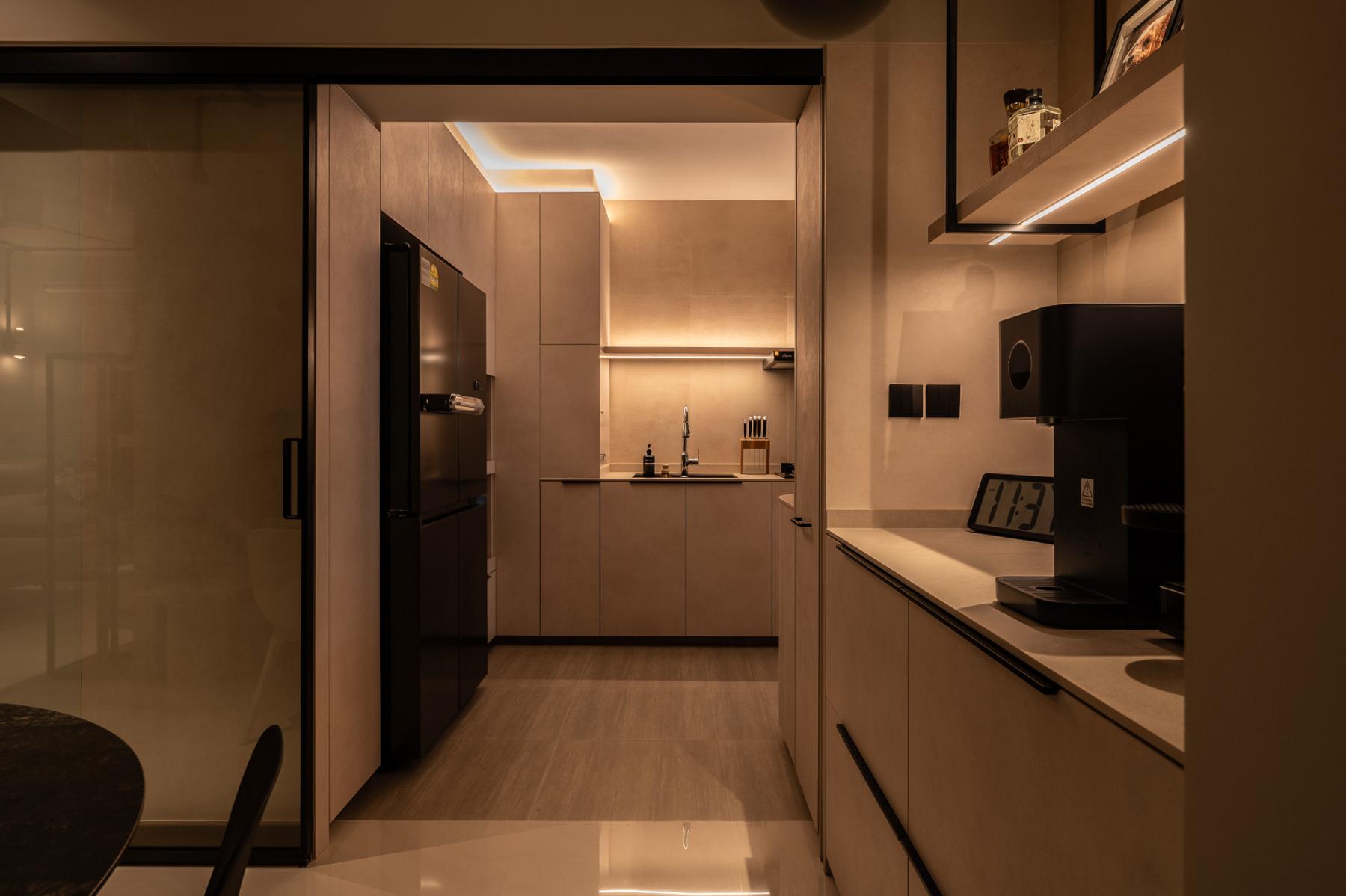 Modern Kitchen with Countertop and Wood Flooring