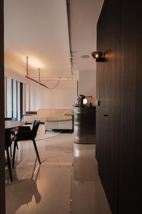 Industrial Living Room at Condominium at Sumang Walk, Piermont Grand