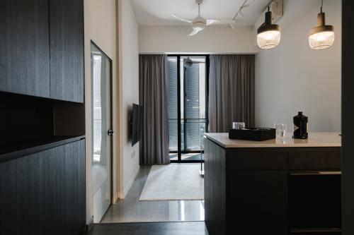 Minimalist Home Bar at Condominium at Hillview Rise, The Hillier