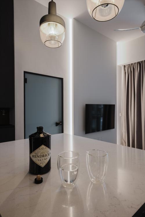 Minimalist Home Bar at Condominium at Hillview Rise, The Hillier