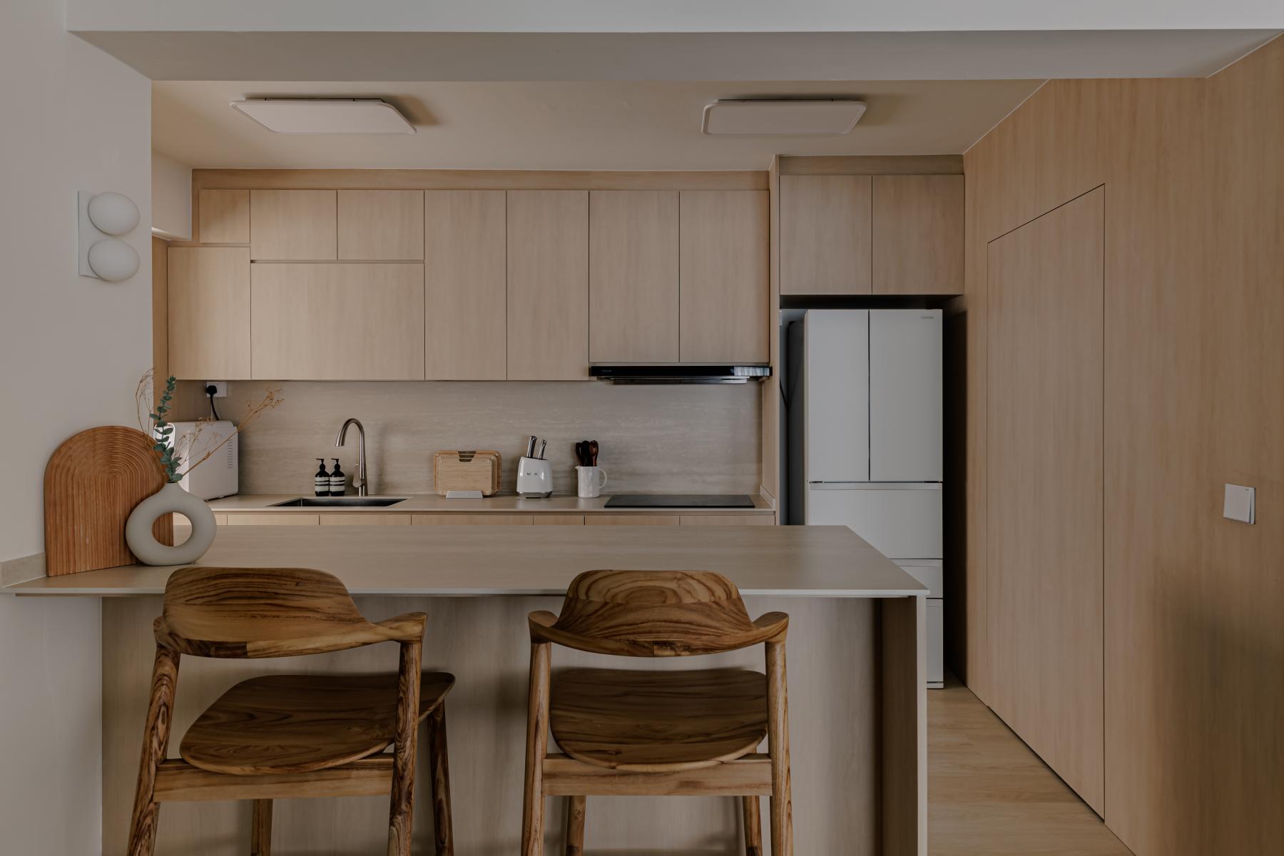 Minimalist Kitchen with Countertop and Kitchen Island