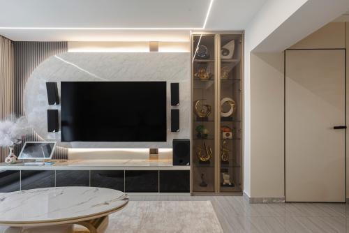 Modern Living Room at 652B Jurong West