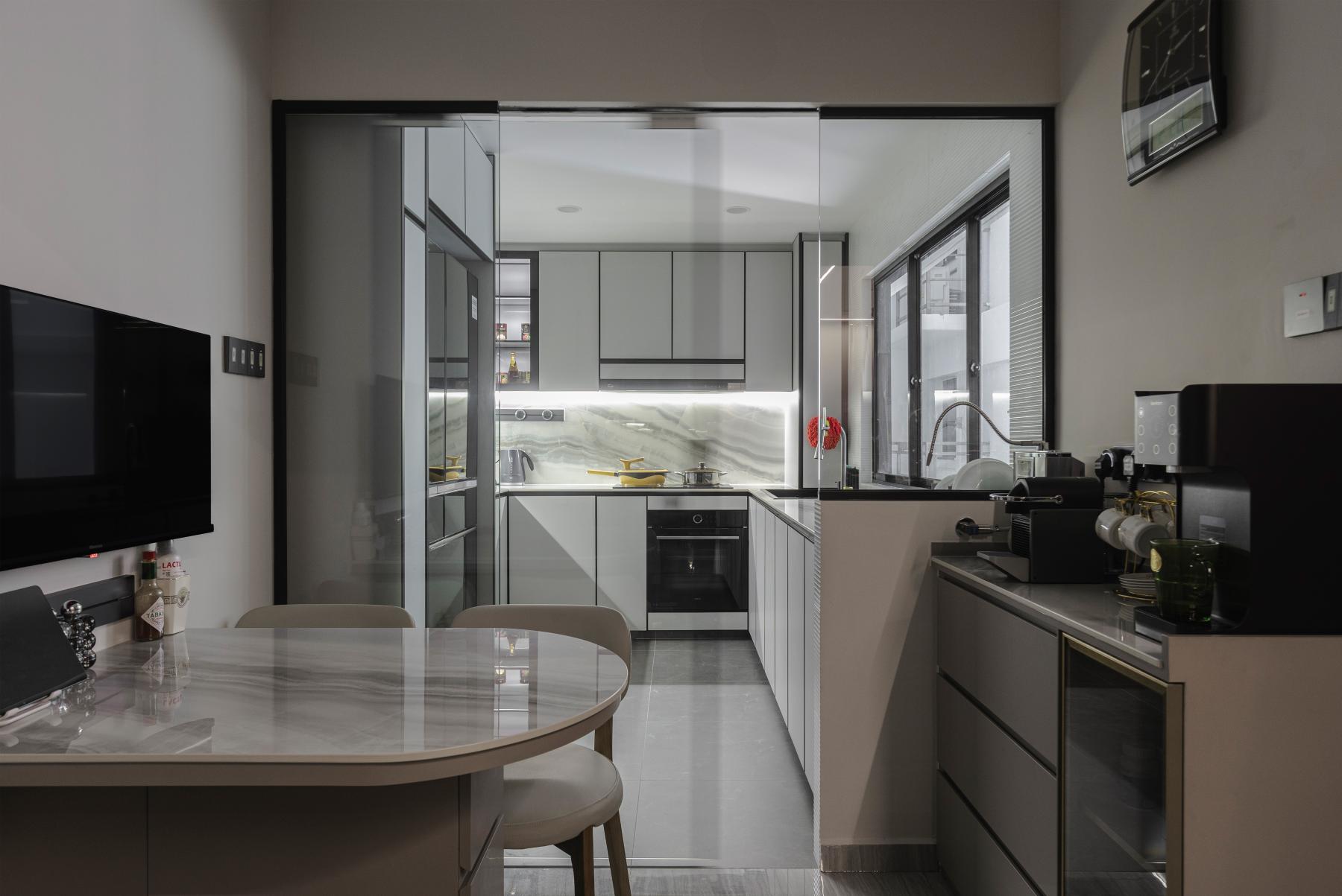 Modern Kitchen with Countertop and Kitchen Island
