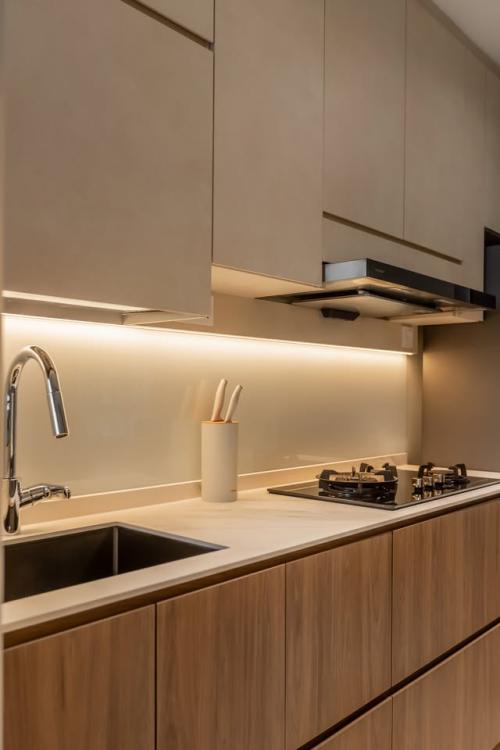 Modern Kitchen at 293D Bukit Batok St 21