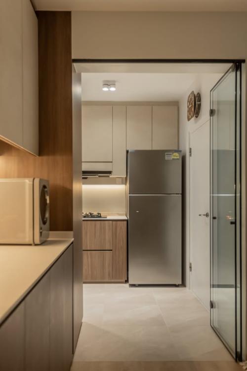 Modern Kitchen at 293D Bukit Batok St 21