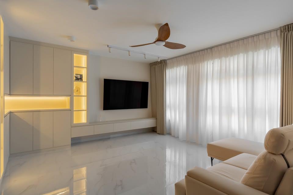 Modern Living Room with Sofa and TV