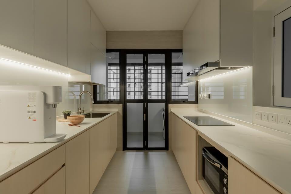 Scandinavian Kitchen with Kitchen Island and Kitchen Backsplash