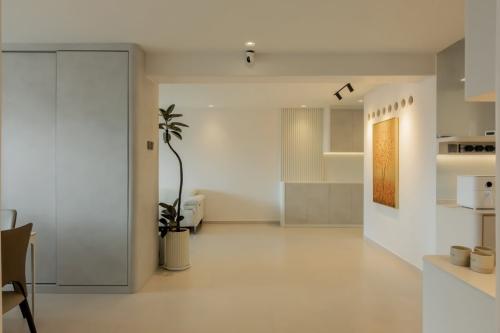 Modern Living Room at 415 Woodlands St 41