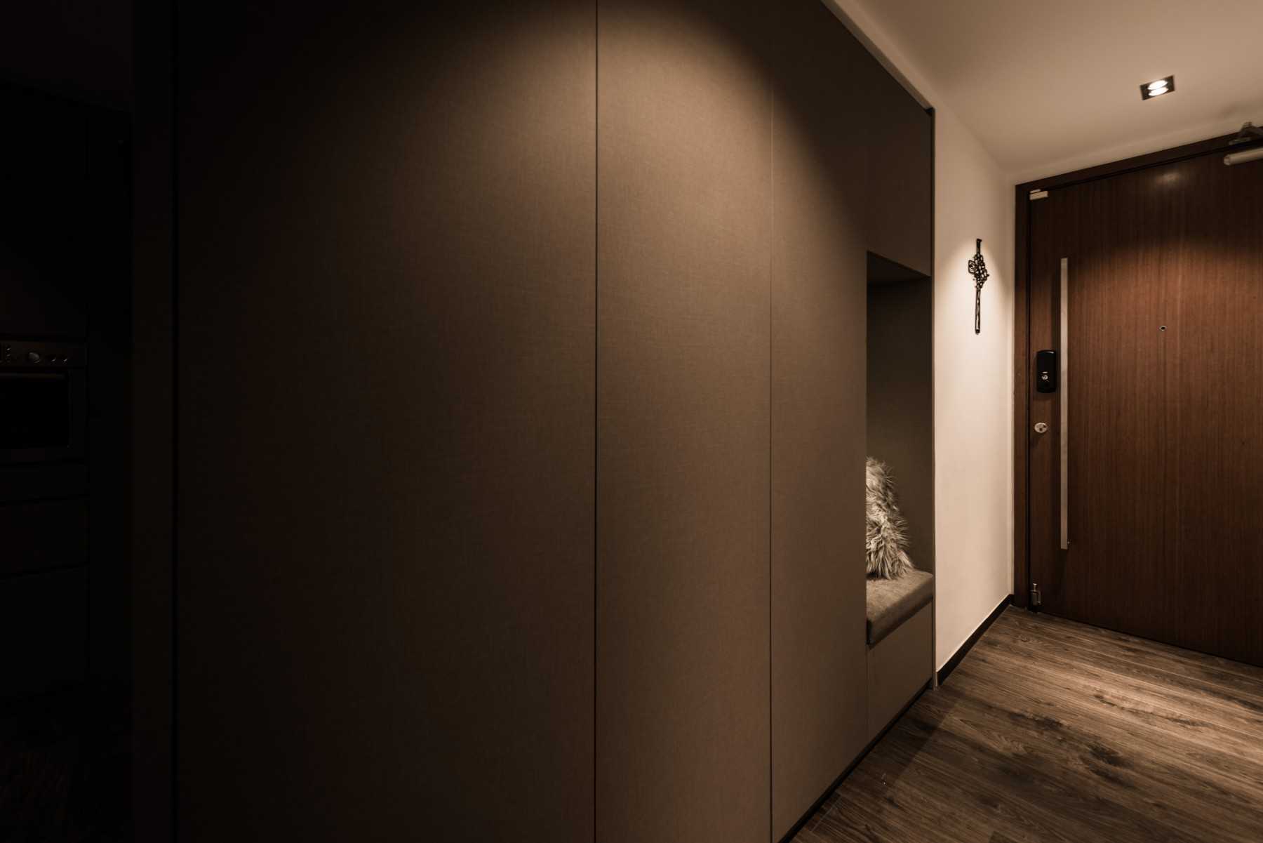 Modern Entryway with Seating Bench and Shoe Rack