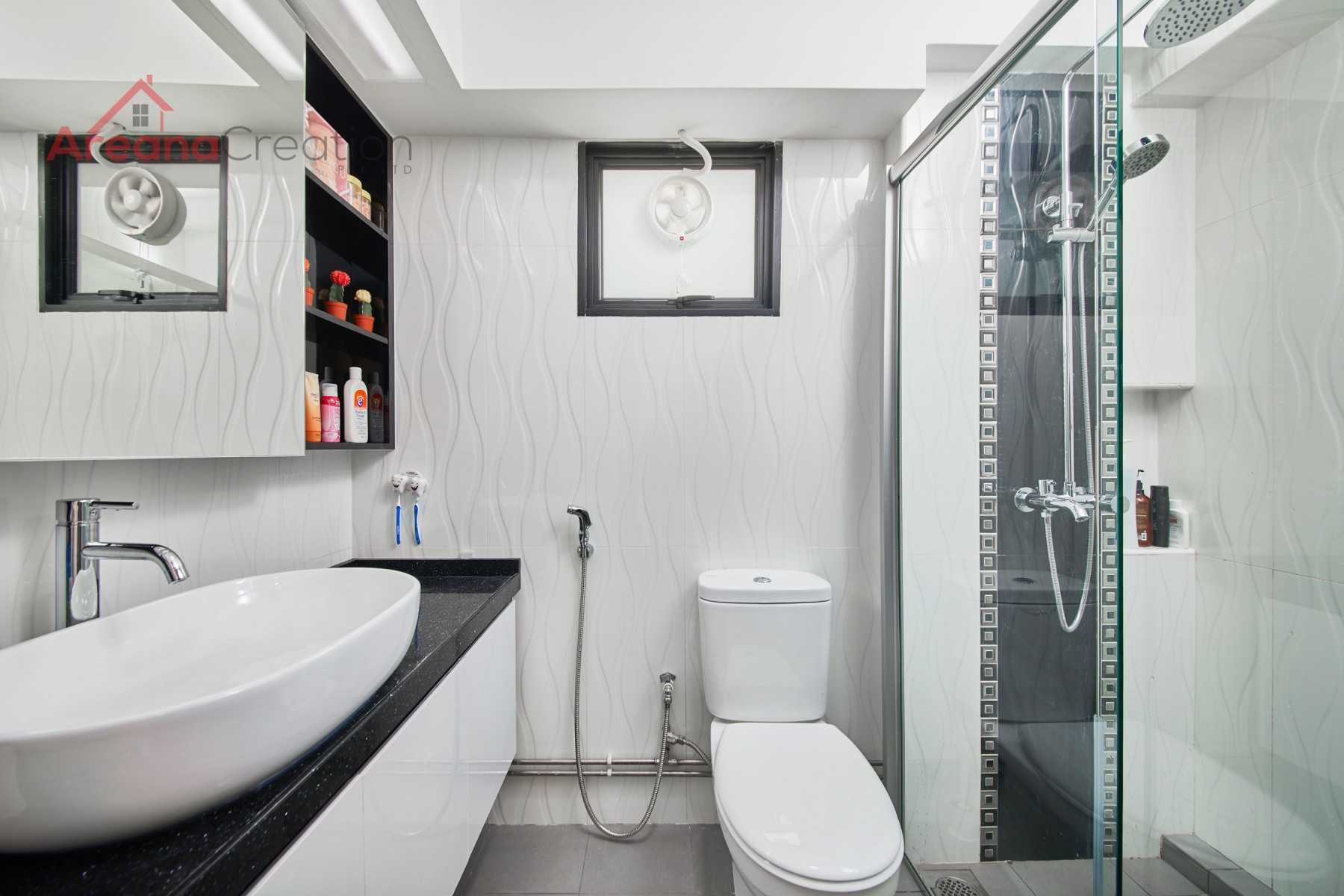 Modern Bathroom with Homogeneous Tiles and Mirror