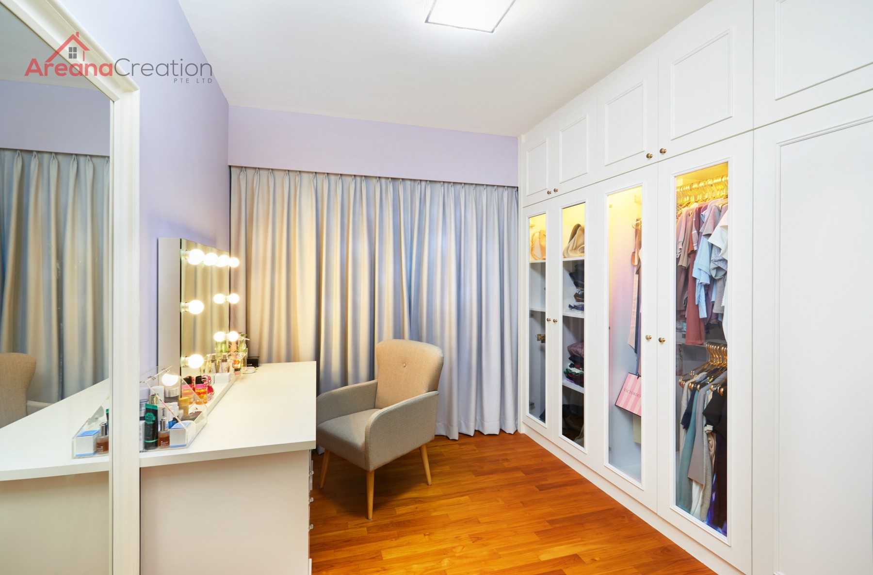 Transitional Walk-in Wardrobe with Mirror and Wardrobe