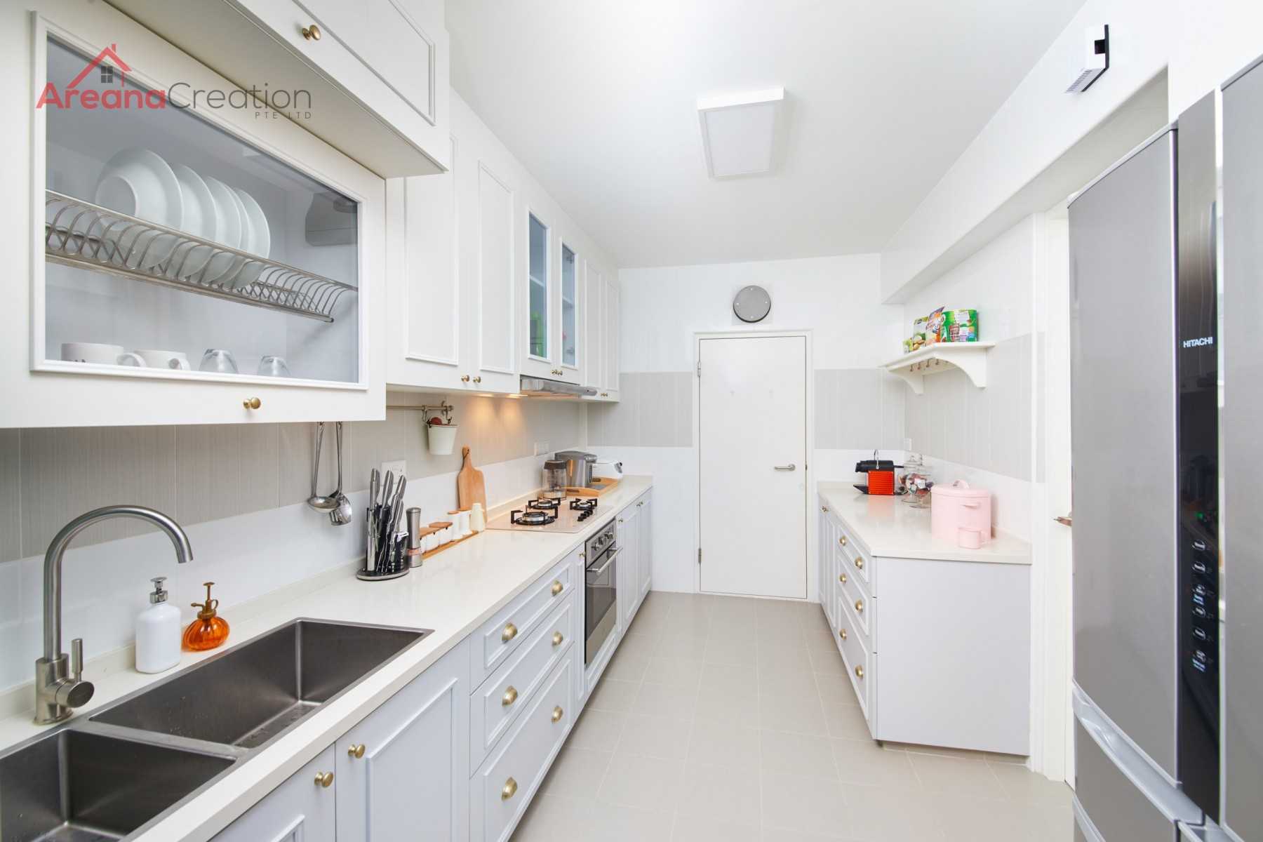 Transitional Kitchen with Homogeneous Tiles and Kitchen Accessories