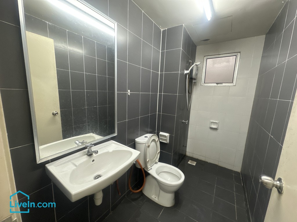 The Arc Middle Room | Cyberjaya, Selangor Room For Rent | LiveIn