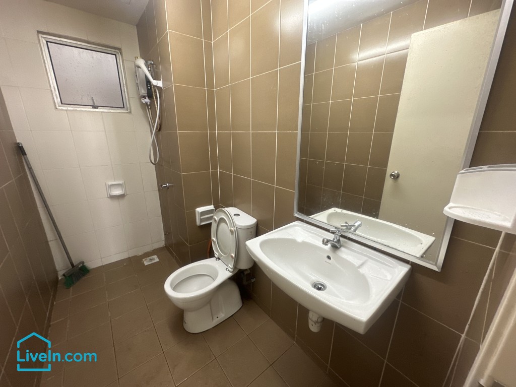 The Arc Middle Room | Cyberjaya, Selangor Room For Rent | LiveIn