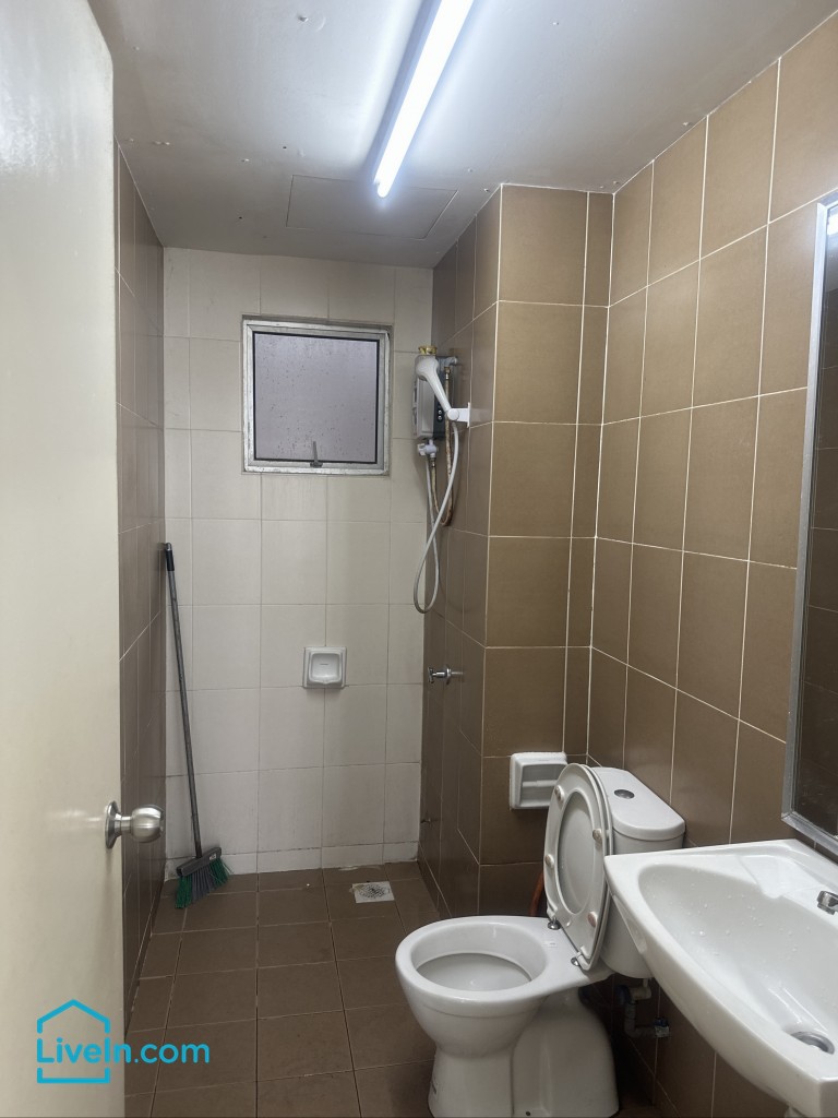 The Arc Middle Room | Cyberjaya, Selangor Room For Rent | LiveIn