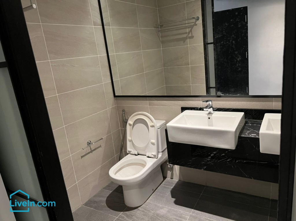 M101 Dang Wangi Studio Unit Kuala Lumpur Room For Rent LiveIn