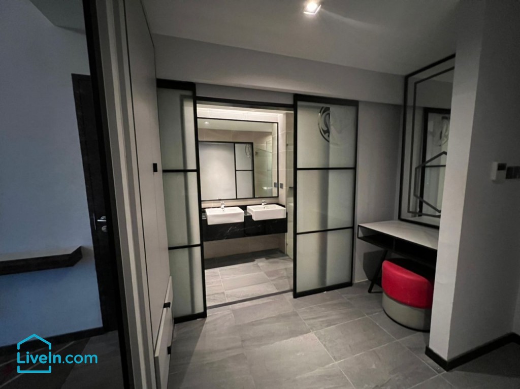 M101 Dang Wangi Studio Unit Kuala Lumpur Room For Rent LiveIn