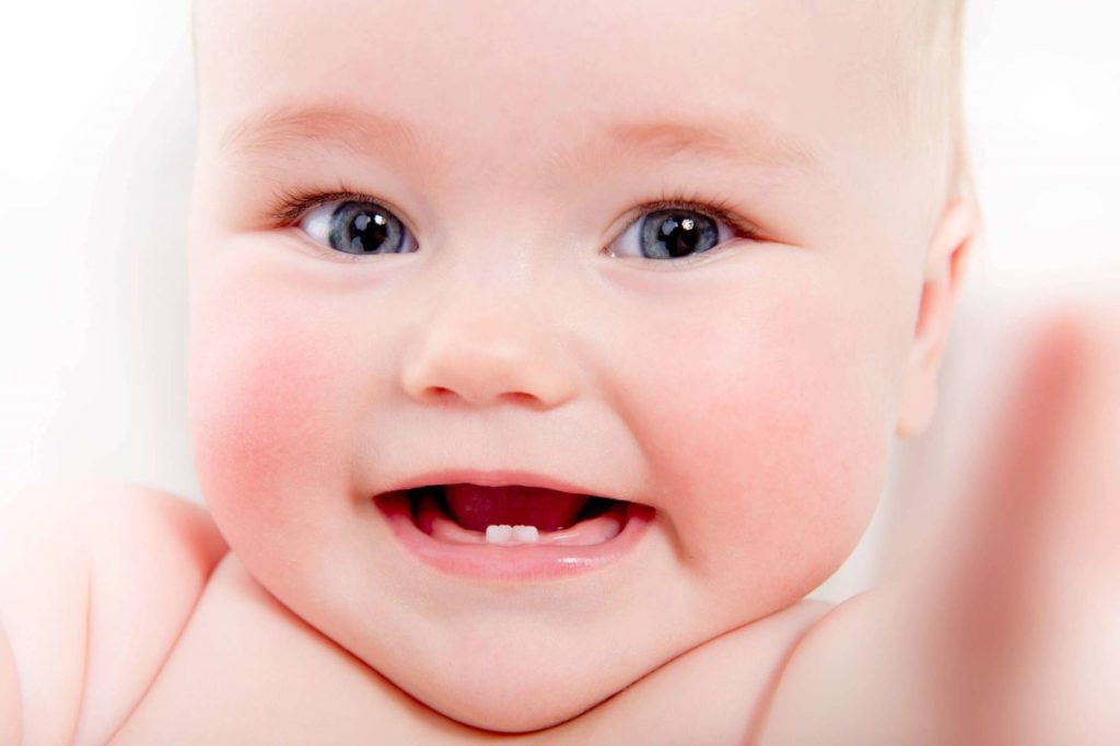 trê mấy tháng sẽ mọc răng 1