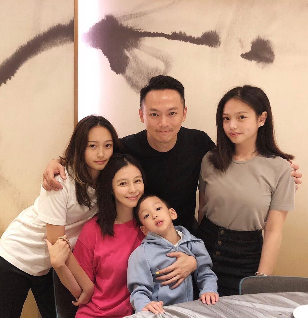徐若瑄一家人