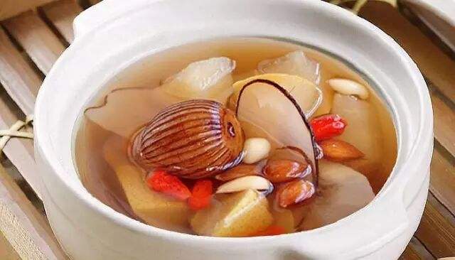 蘋果百合無花果瘦肉湯