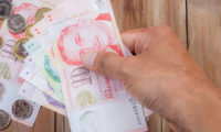 Singapore-money-123RF