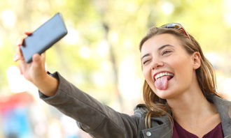 selfie-narcissist-123rf