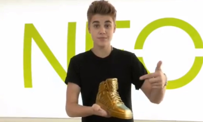 {keywor d} adidas neo daily