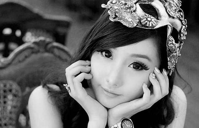 Cosplay Icon Alodia Launches Tier One Entertainment Marketing