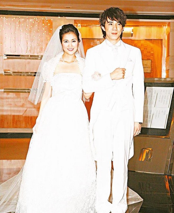 张继聪 张继聪同谢安琪系圈中嘅模范夫妇之一,结婚10年都仲系十分