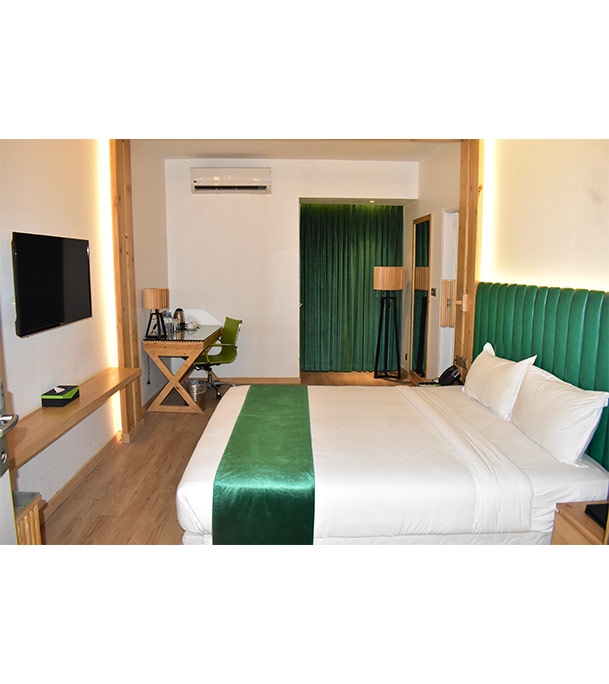 Buy Grace Cox Smart Hotel Couple Room 1 Night Package During Weekdays Online