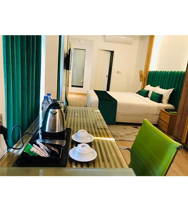 Buy Grace Cox Smart Hotel Couple Room 1 Night Package During Weekdays Online