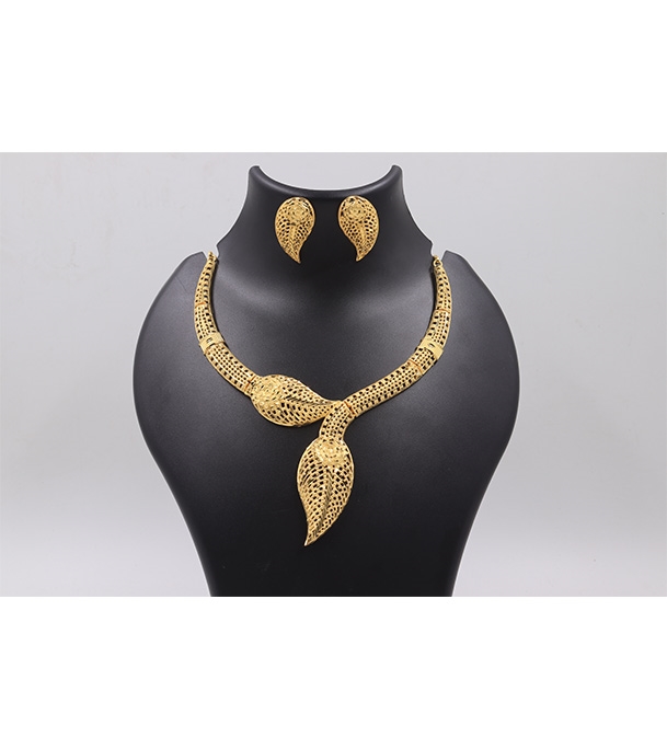 Buy Women's Stylish Jewelry Set Online