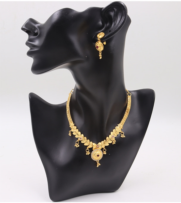 Buy Women's Stylish Jewelry Set Online