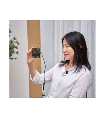 Picture of BOYA BY-M2 Clip-on Lavalier Microphone for iOS Devices