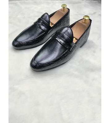 Buy Men's Exclusive Formal And Casual Shoe at Best Price In Bangladesh