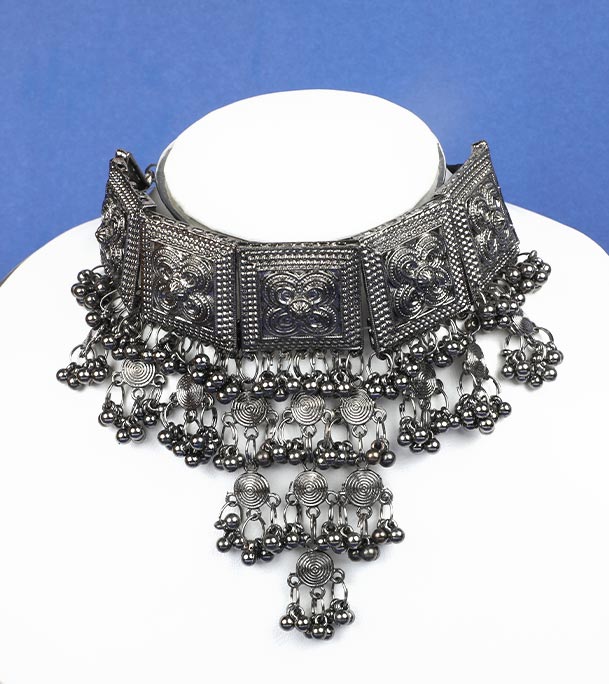 Picture of Copper Color Beautiful Choker Neckpiece For Girls and Women 