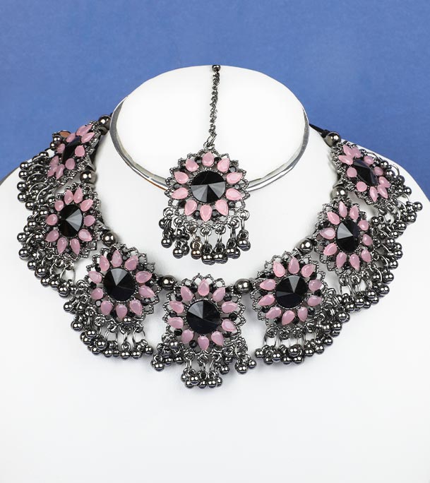 Picture of  Beautiful and Elegant Neckpiece For Girls and Women 
