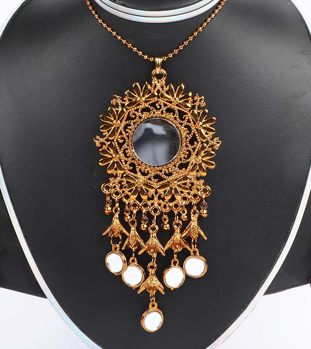 Picture of Golden Antique Color Long Chain Neckpiece For Girls and Women 