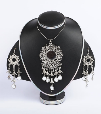 Picture of Copper Color Antique Long Chain Neckpiece For Girls and Women 