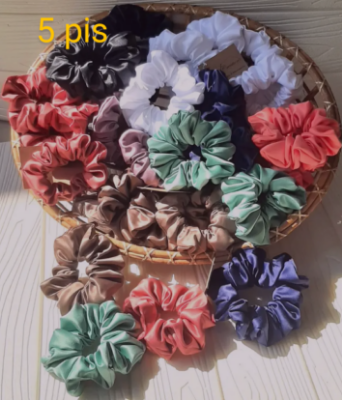 Picture of Silk Scrunchie Hair Band And braselet For Girls 5 Piece - Hair Band